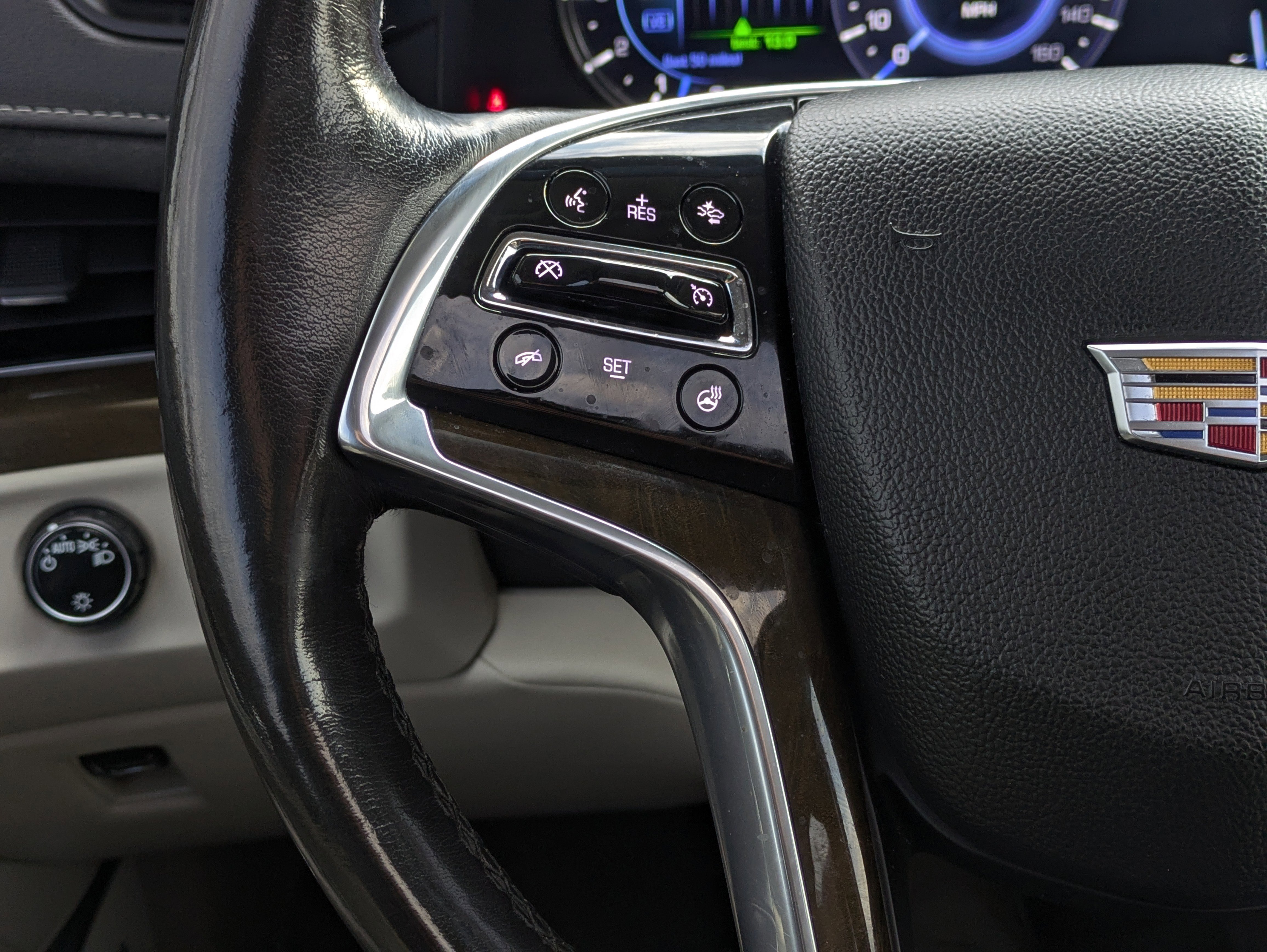 Used 2020 Cadillac Escalade Premium Luxury image 27