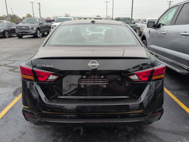 Used 2025 Nissan Altima 2.5 SV image 3