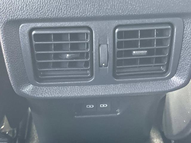 Used 2023 Toyota Venza XLE image 15