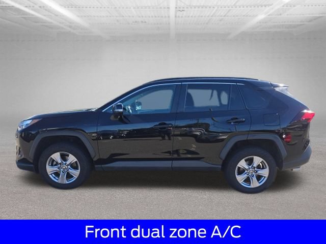 Used 2022 Toyota RAV4 XLE AWD/4WD image 5