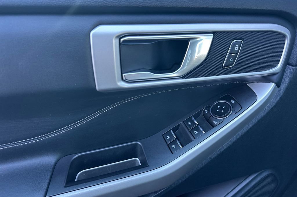 Certified 2023 Ford Explorer XLT image 13