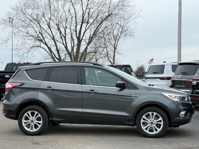 Certified 2018 Ford Escape SE w/ SE SYNC Package image 39