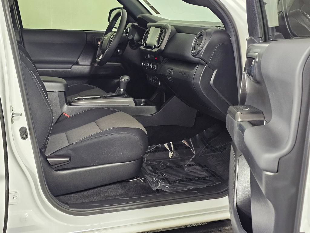 Used 2023 Toyota Tacoma TRD Off-Road AWD/4WD image 11