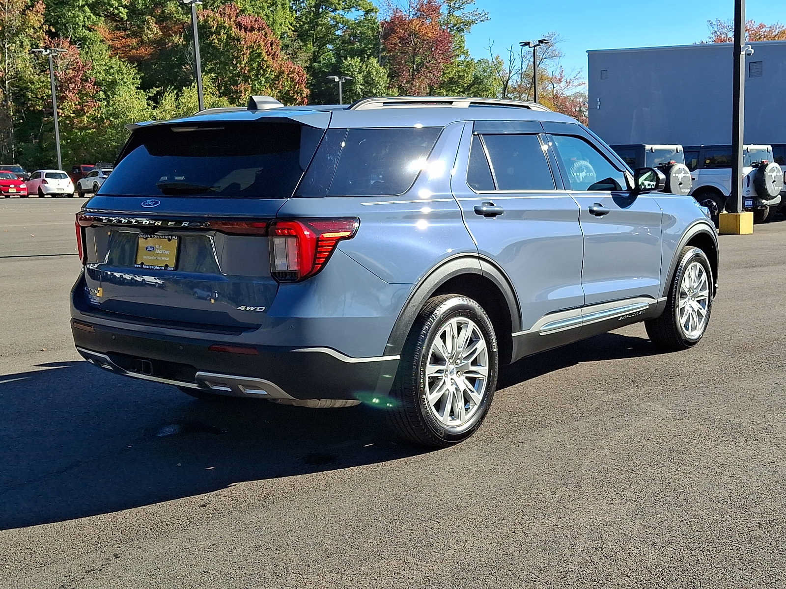Certified 2025 Ford Explorer Active w/ Active Comfort Package AWD/4WD image 6