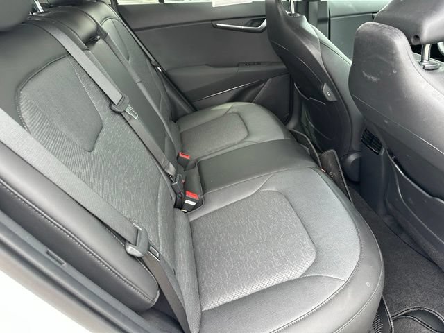 Used 2023 Kia Niro Wave w/ Wave Preserve Package FWD image 11