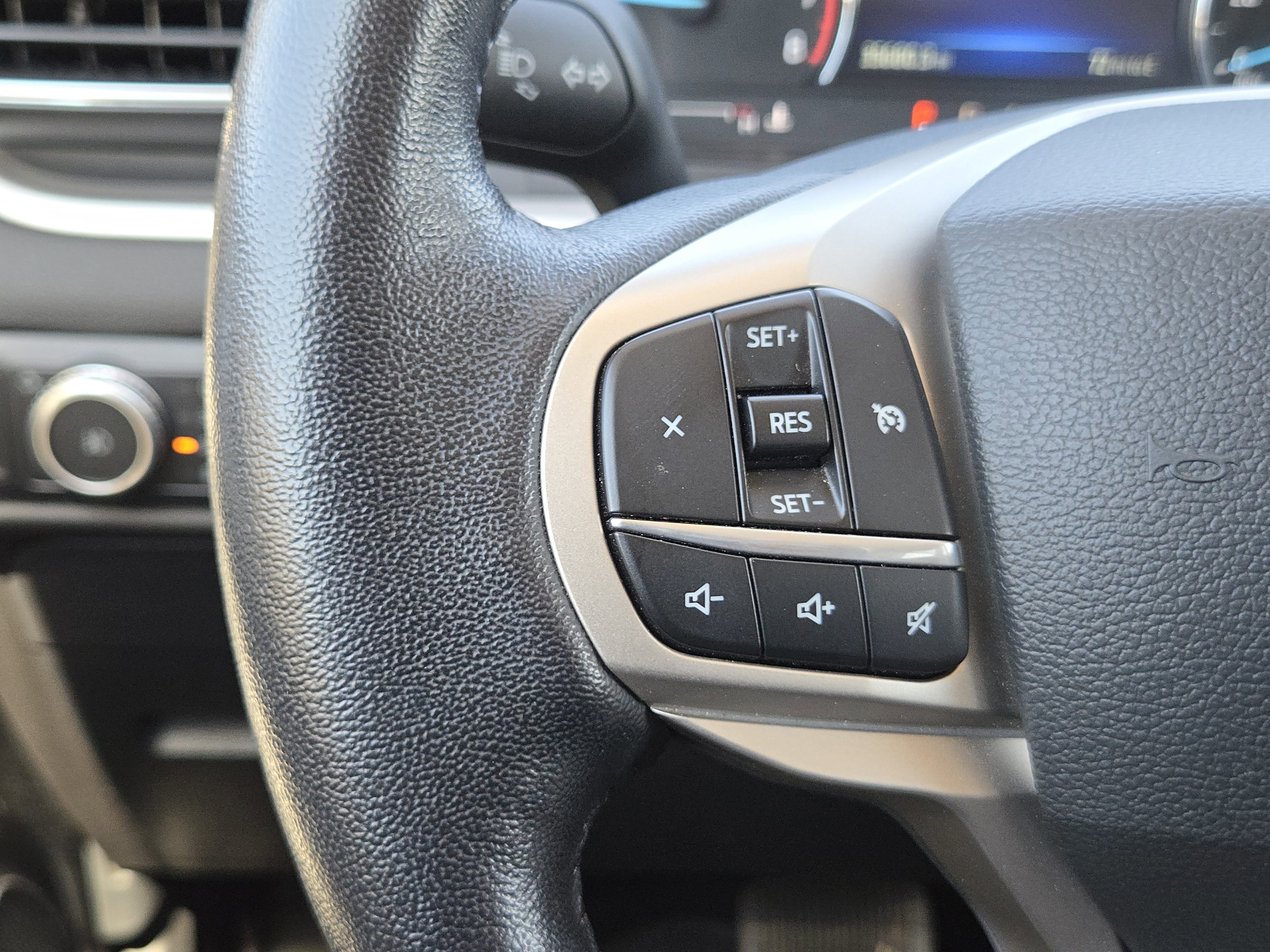 Certified 2022 Ford Explorer XLT w/ Equipment Group 202A image 25