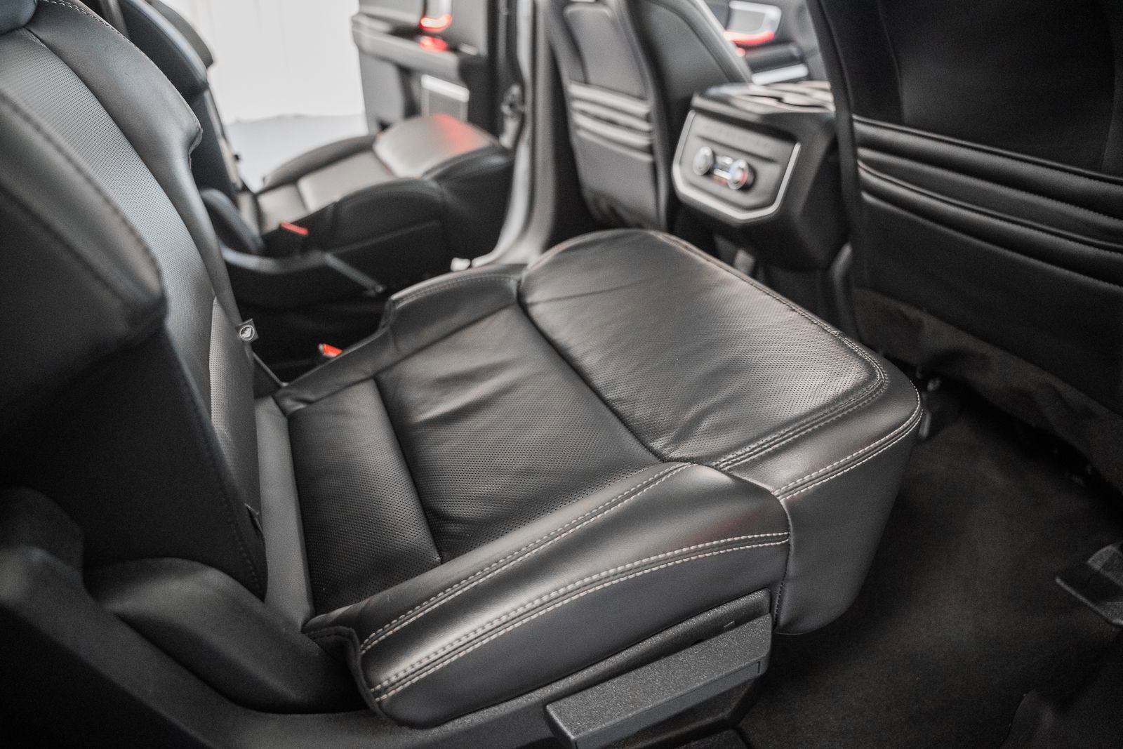 Certified 2025 Ford Expedition Max Platinum image 47