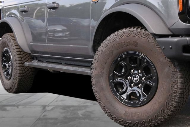Certified 2024 Ford Bronco Wildtrak AWD/4WD image 3