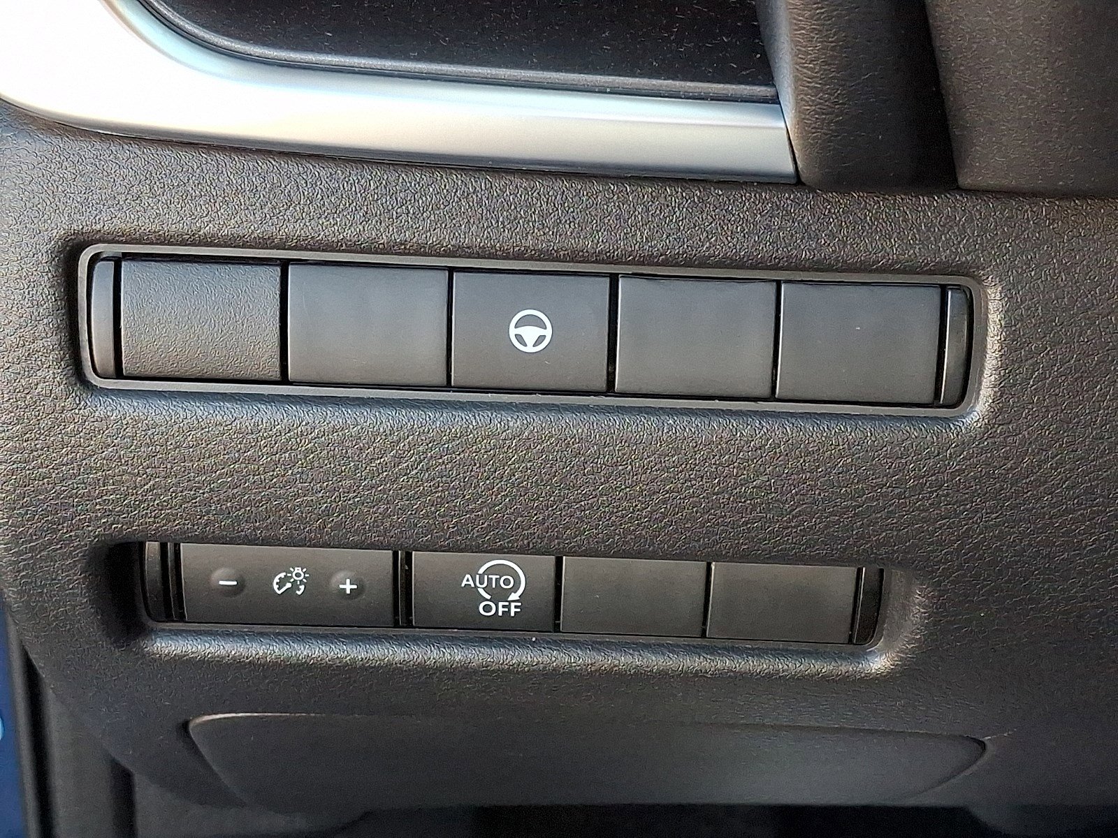 Used 2023 Nissan Rogue SV image 25