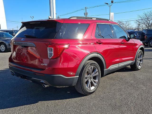 Certified 2022 Ford Explorer XLT w/ Equipment Group 202A image 4