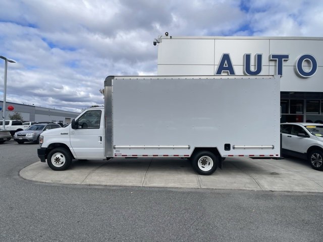 Certified 2024 Ford E-350 and Econoline 350 Super Duty w/ Driver's Safety Package image 2