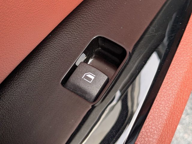 Used 2024 Kia Sportage SX image 32