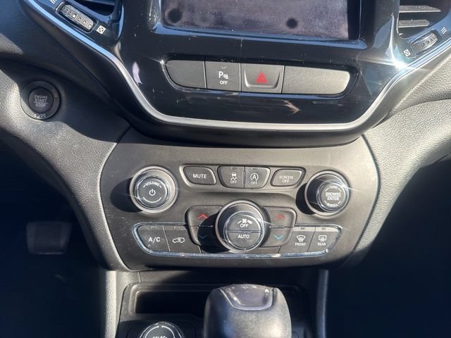 Used 2019 Jeep Cherokee Limited AWD/4WD image 31