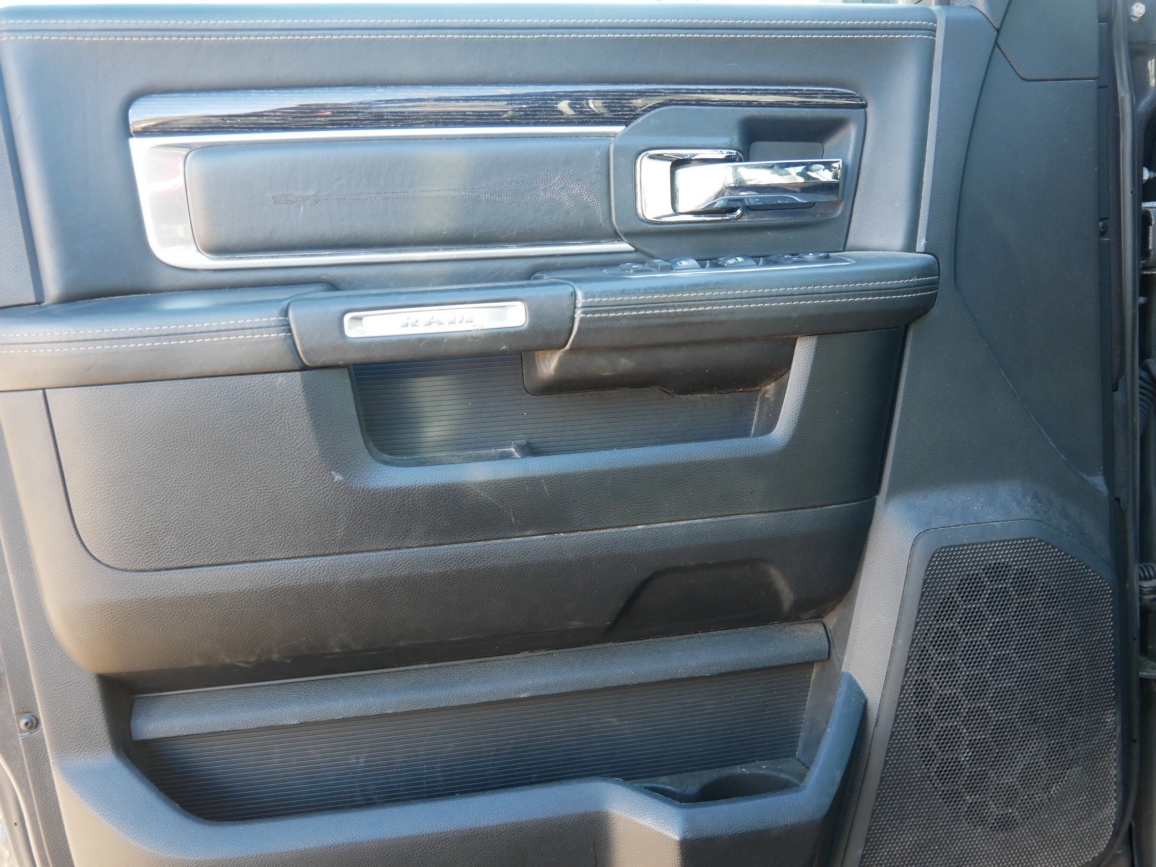 Used 2018 RAM 2500 Limited image 11