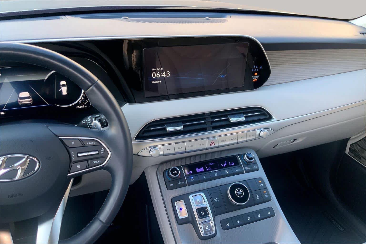 Used 2022 Hyundai Palisade Limited FWD image 7
