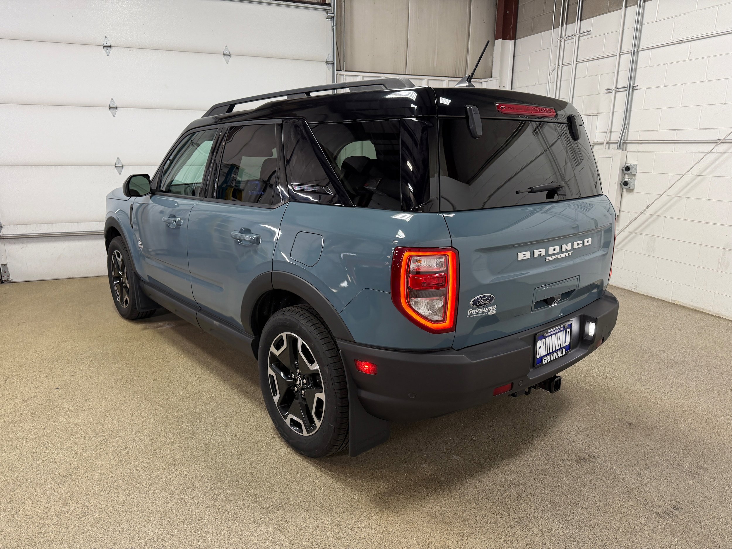 Certified 2021 Ford Bronco Sport Outer Banks AWD/4WD image 8