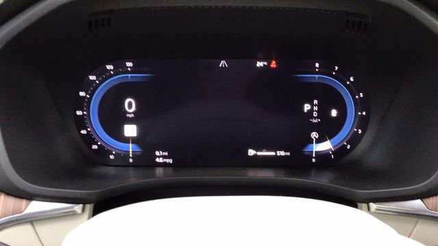 Used 2022 Volvo XC60 B5 Momentum w/ Climate Package image 20