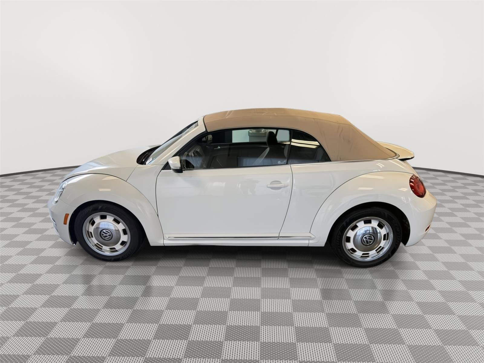 Used 2018 Volkswagen Beetle 2.0T Coast image 6