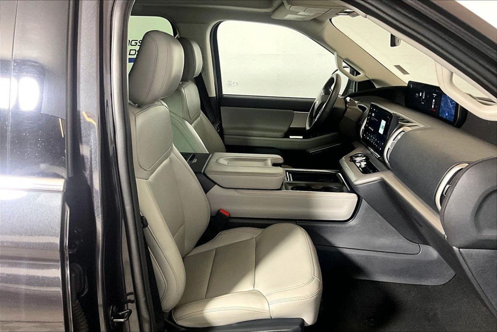 Certified 2025 Ford Expedition Active RWD image 6