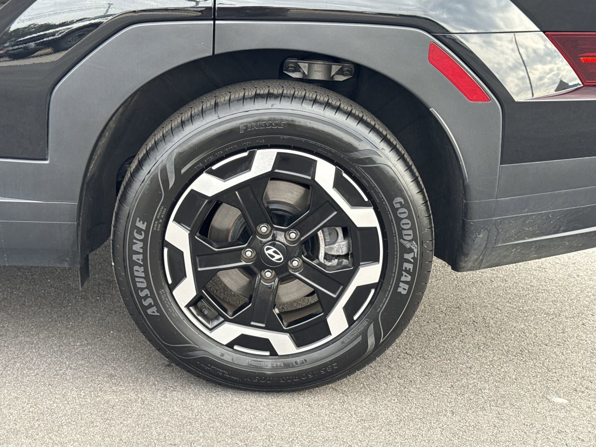 Used 2025 Hyundai Santa Fe SEL image 30