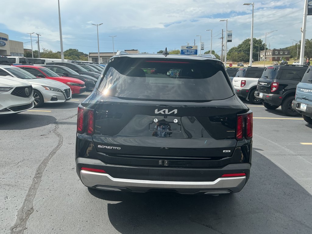 Used 2025 Kia Sorento EX w/ Panoramic Sunroof Package AWD/4WD image 5