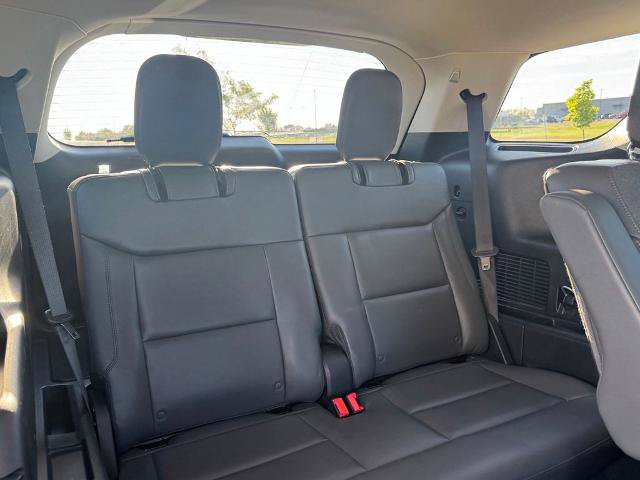 Certified 2025 Ford Explorer Active w/ Active Comfort Package AWD/4WD image 30