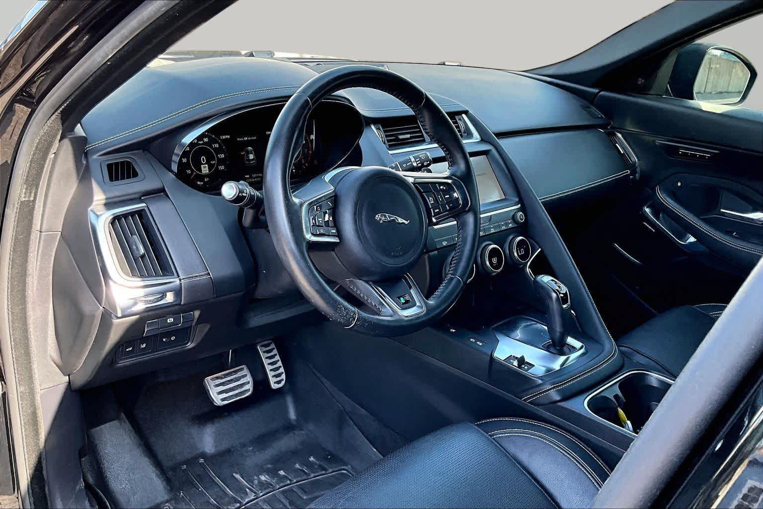 Used 2019 Jaguar E-PACE R-Dynamic SE AWD/4WD image 17