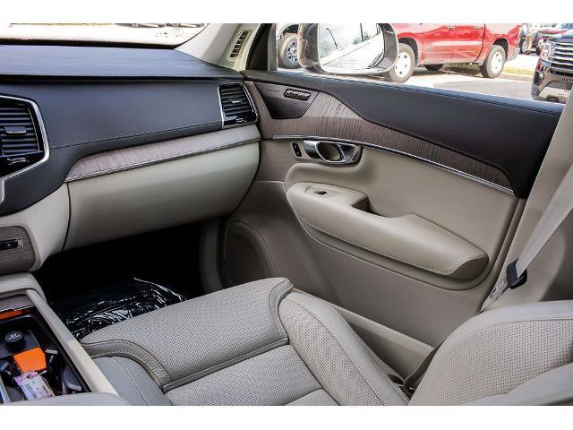Used 2023 Volvo XC90 B6 Ultimate w/ Protection Package AWD/4WD image 15