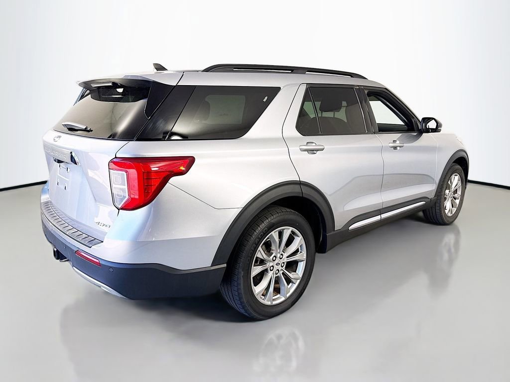 Certified 2024 Ford Explorer XLT w/ Equipment Group 202A AWD/4WD image 11