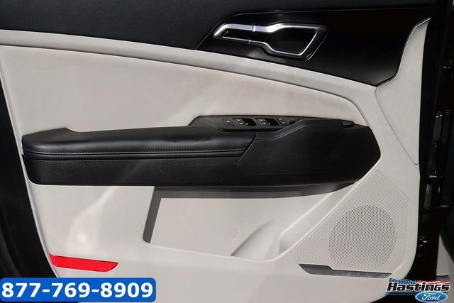 Used 2023 Kia Sportage EX image 9