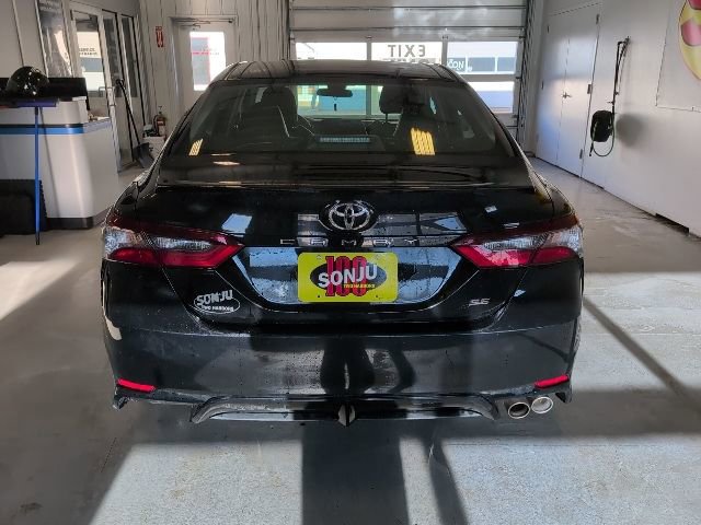 Used 2023 Toyota Camry SE FWD image 5