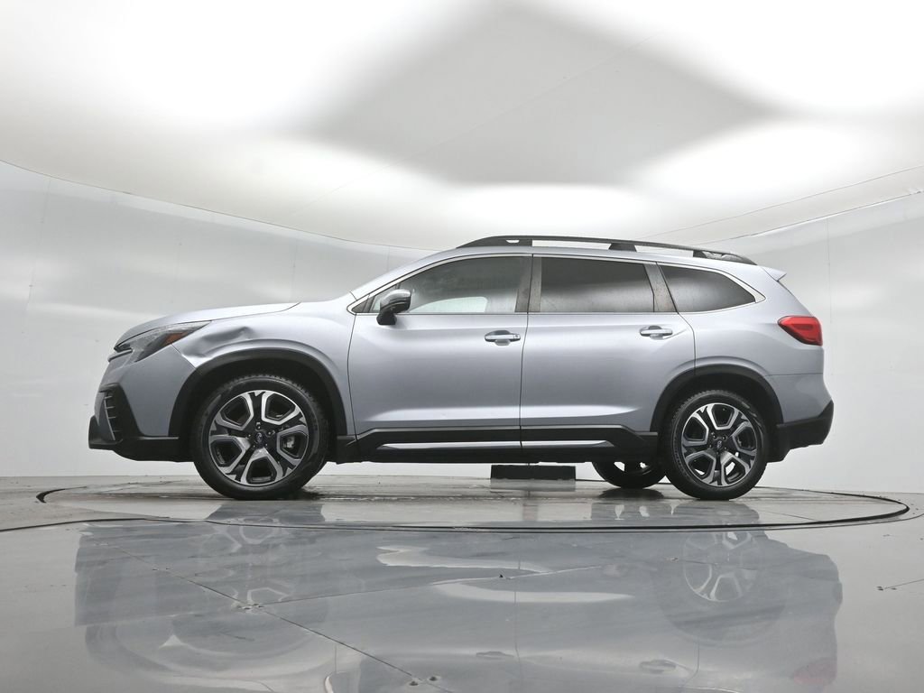 Used 2023 Subaru Ascent Limited w/ Technology Package AWD/4WD image 8