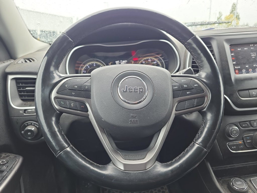 Used 2020 Jeep Cherokee Latitude Plus w/ Cold Weather Group AWD/4WD image 21