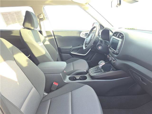 Used 2025 Kia Soul LX image 15