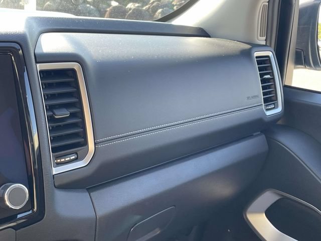 Used 2024 Nissan Frontier SV RWD image 30