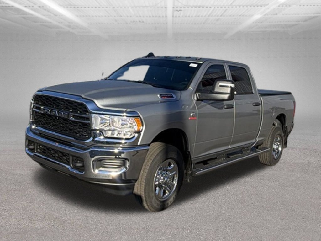 Used 2024 RAM 2500 Tradesman w/ Chrome Appearance Group AWD/4WD image 4