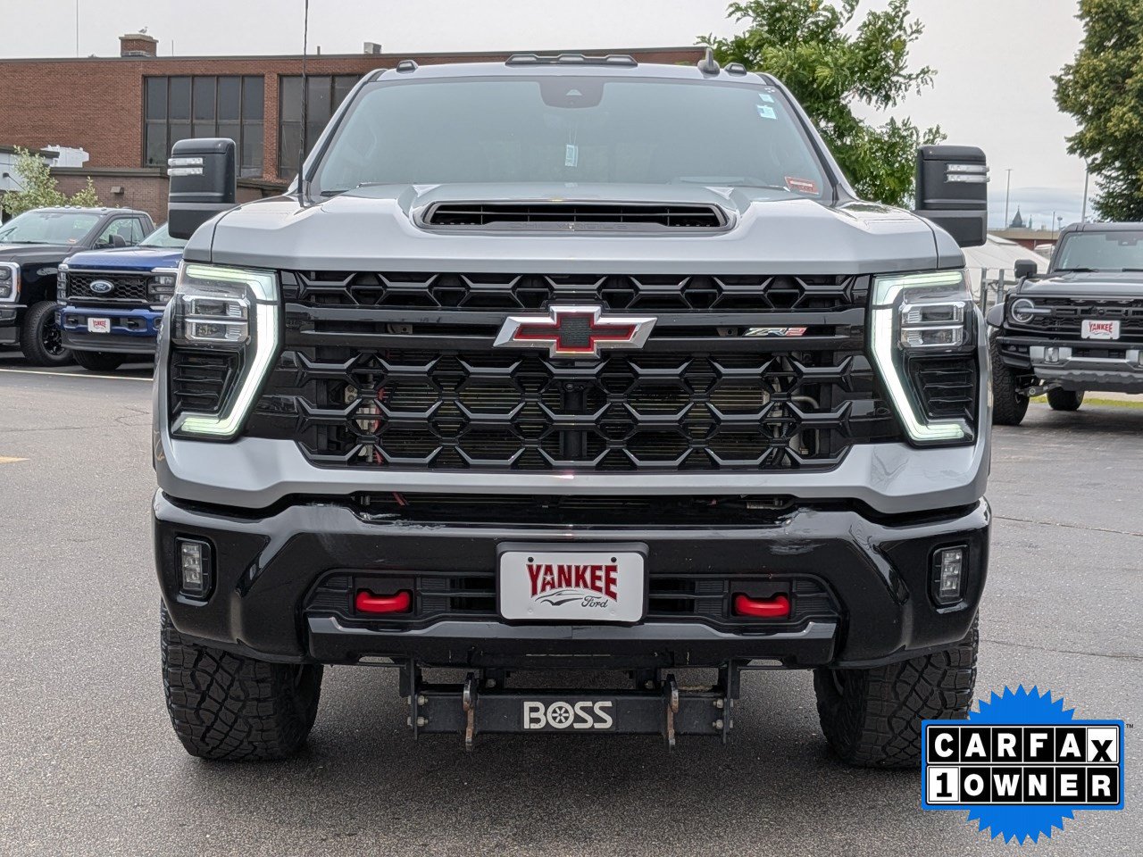 Used 2024 Chevrolet Silverado 2500 ZR2 w/ Technology Package AWD/4WD image 9