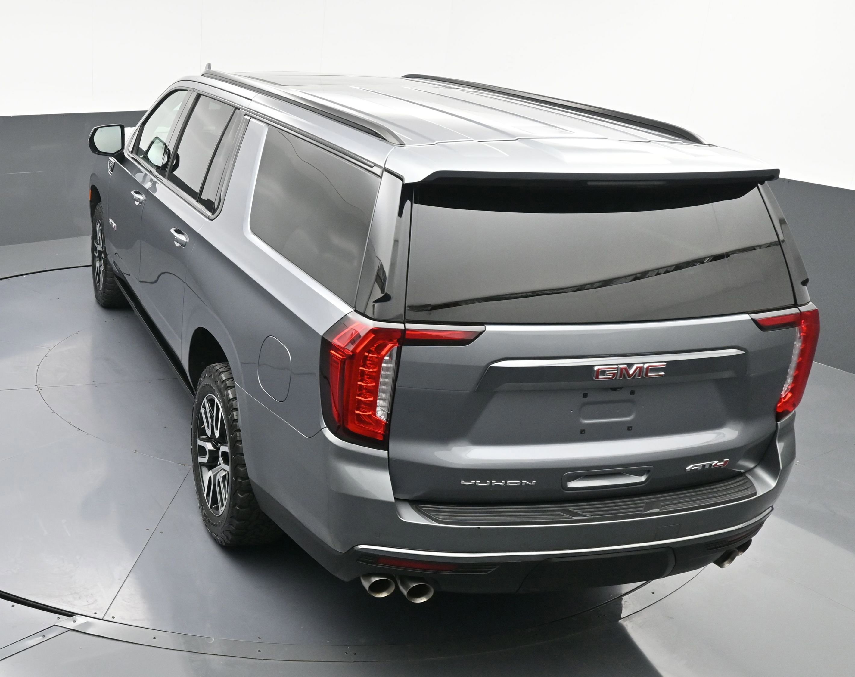 Used 2022 GMC Yukon XL AT4 image 13