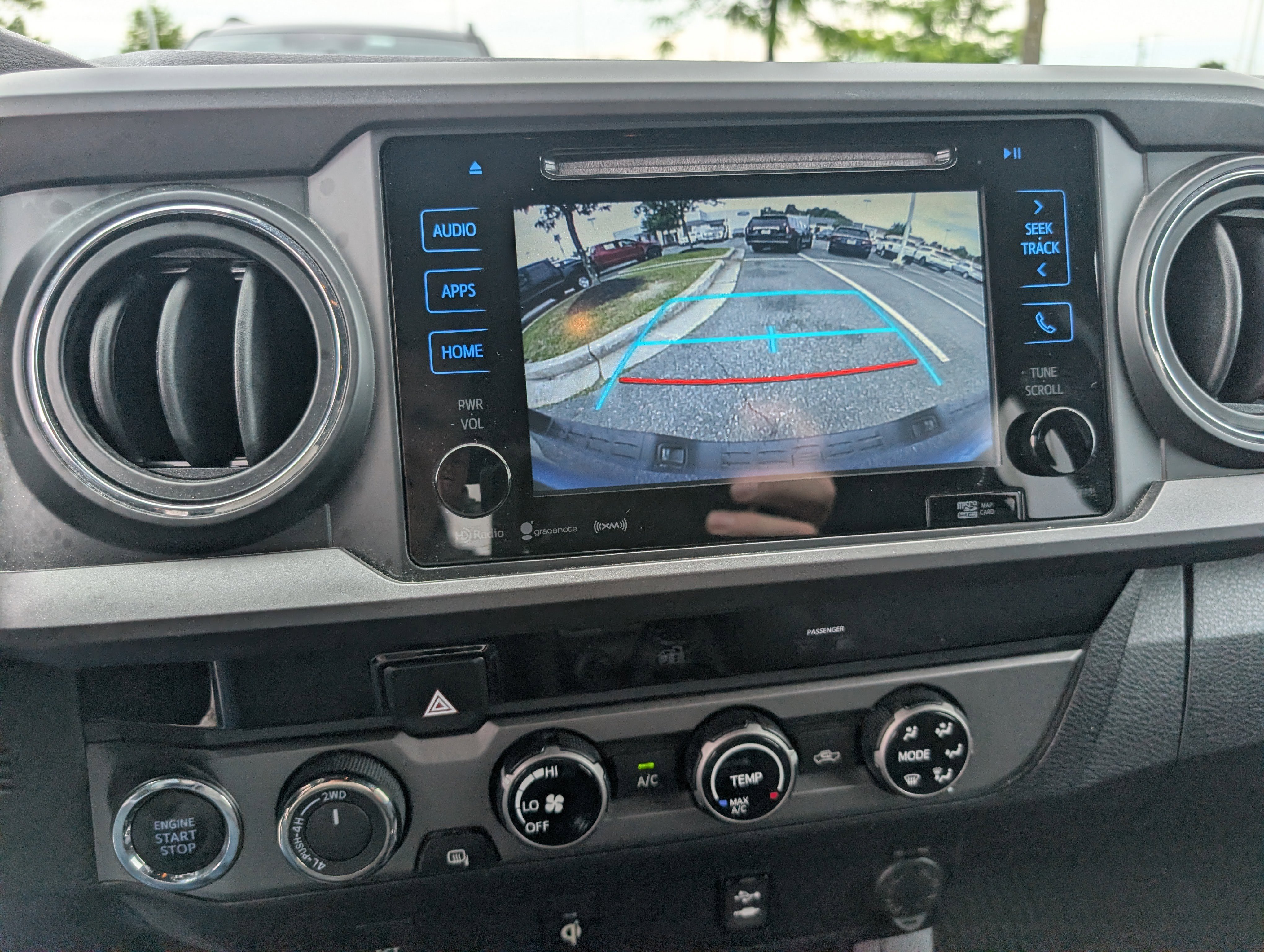 Used 2017 Toyota Tacoma TRD Sport AWD/4WD image 24