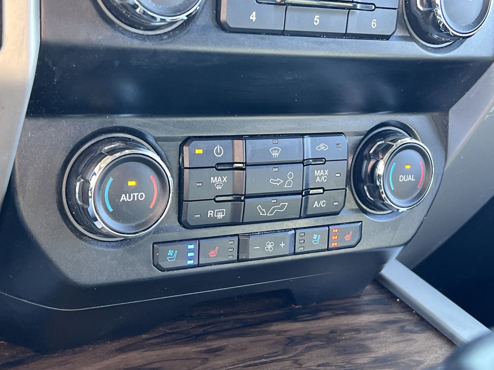 Certified 2020 Ford F150 Lariat w/ Trailer Tow Package image 21