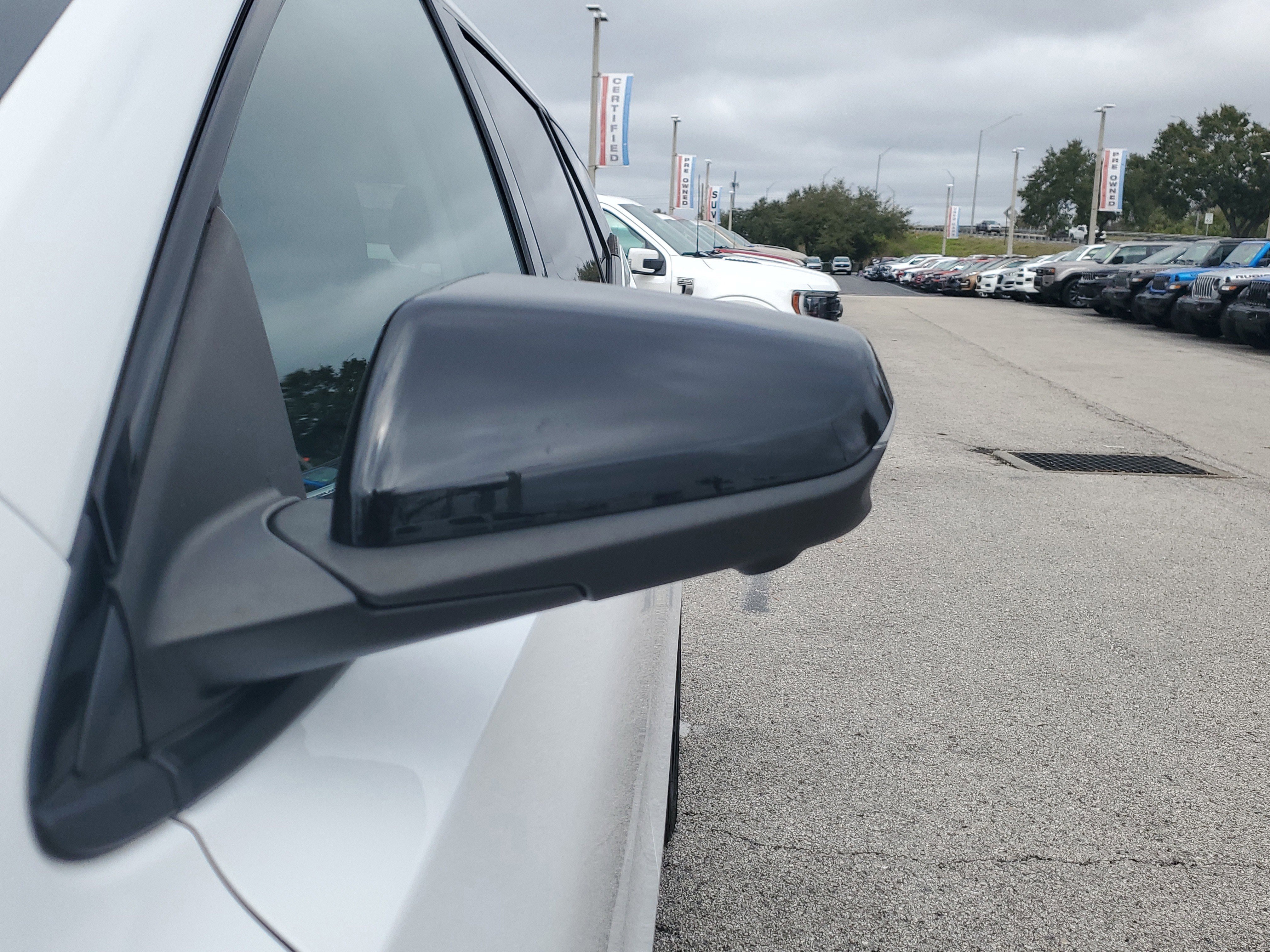 Used 2023 GMC Terrain SLT w/ Tech Package image 7