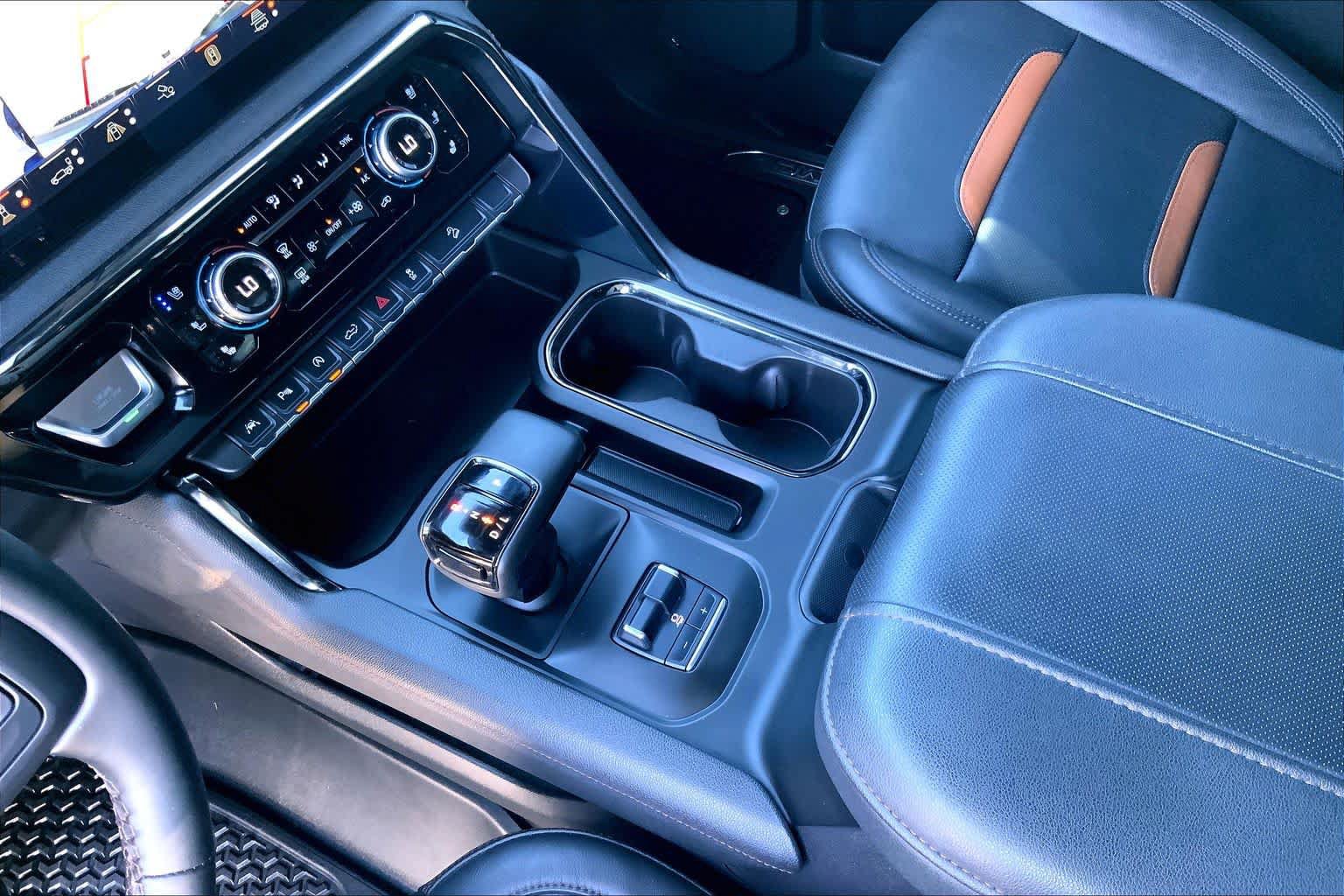 Used 2024 GMC Sierra 1500 AT4 w/ Technology Package AWD/4WD image 15