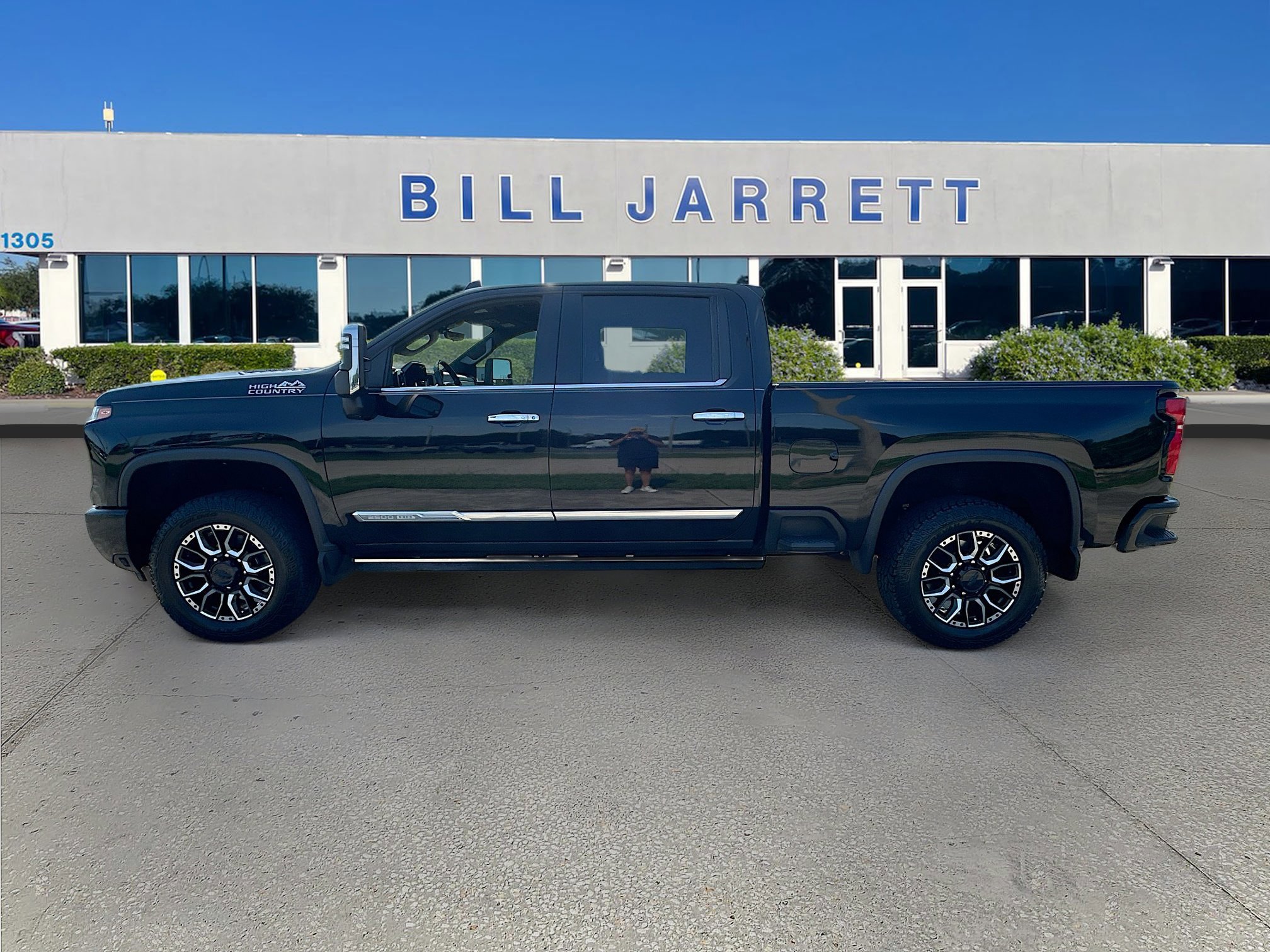 Used 2024 Chevrolet Silverado 2500 High Country w/ High Country Premium Package image 2