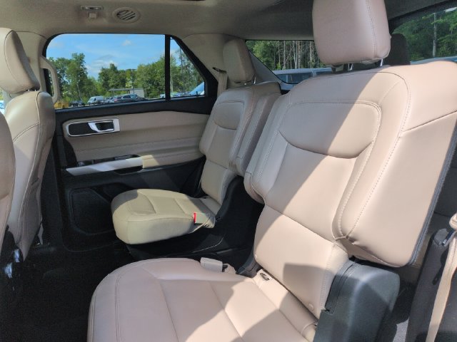 Certified 2021 Ford Explorer XLT w/ Equipment Group 202A AWD/4WD image 25