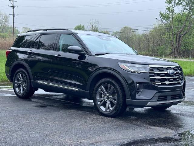 Certified 2025 Ford Explorer Active w/ Active Comfort Package AWD/4WD image 6