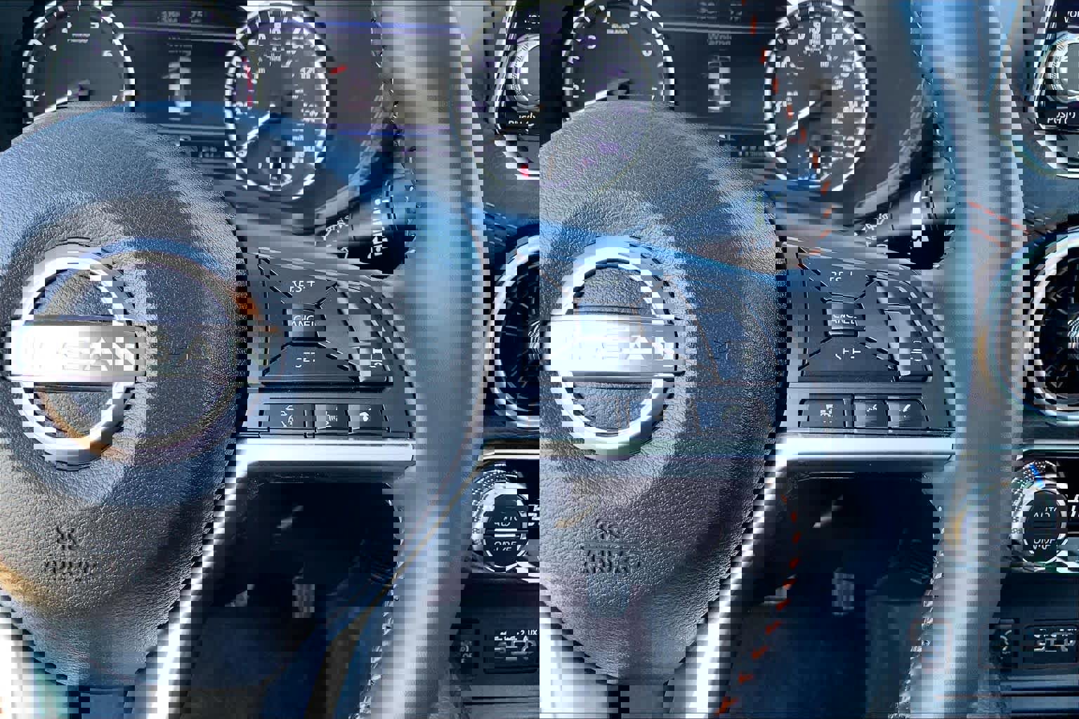 Used 2025 Nissan Sentra SR image 25