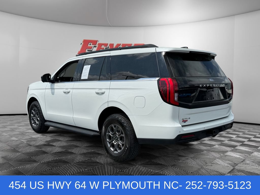 Certified 2025 Ford Expedition Active AWD/4WD image 3