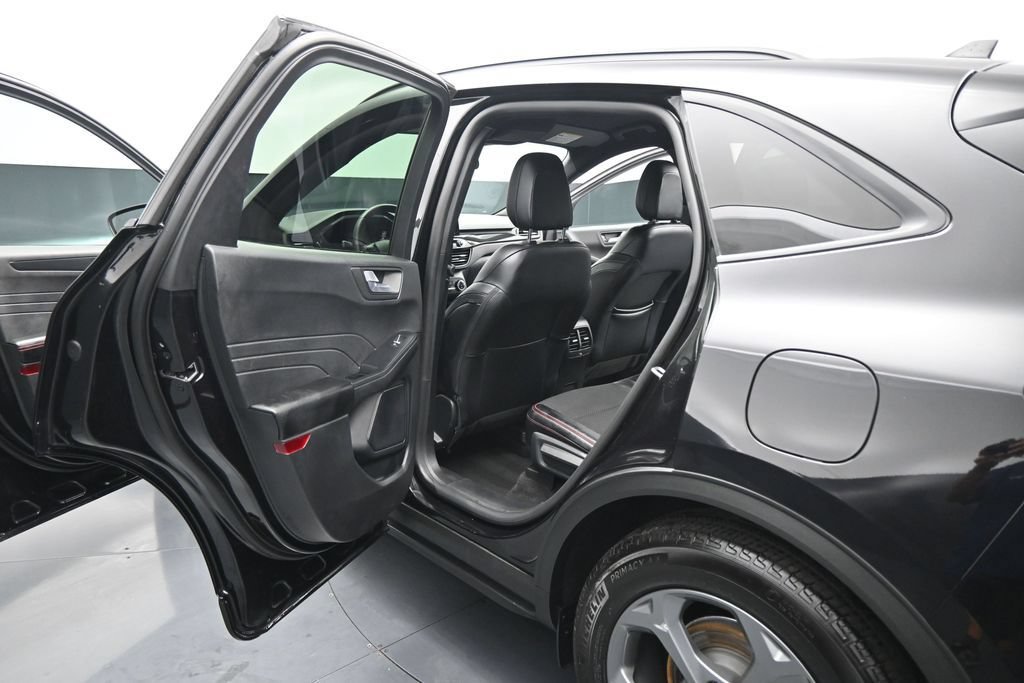 Certified 2025 Ford Escape ST-Line FWD image 17