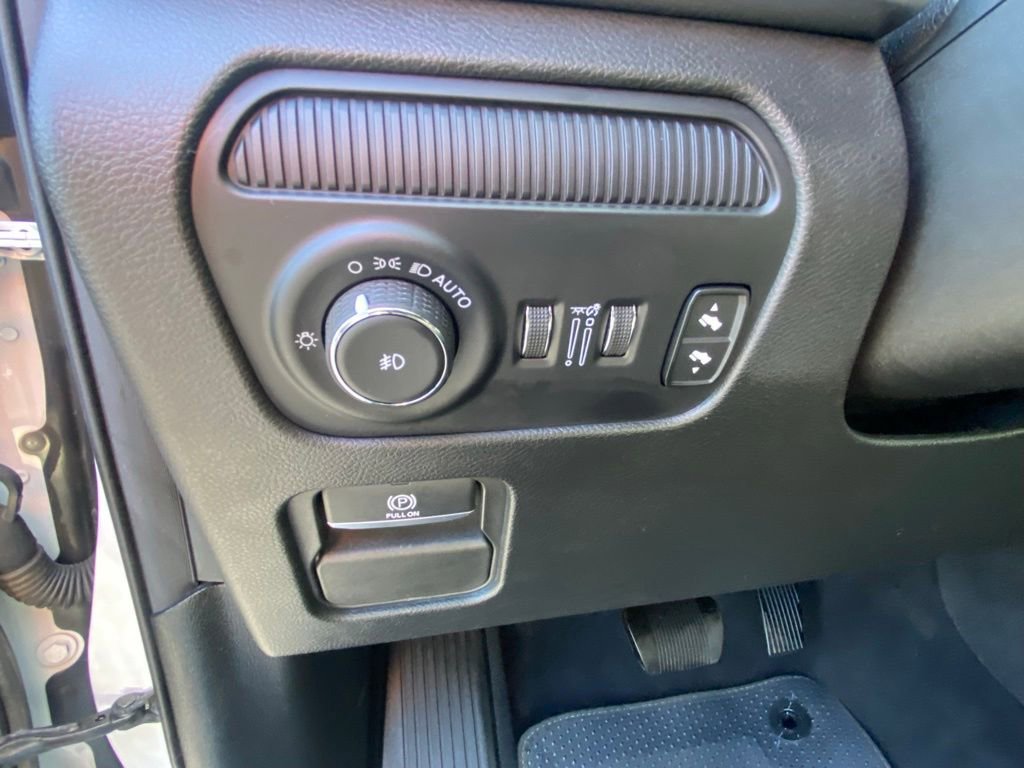 Used 2022 Jeep Wagoneer Series III AWD/4WD image 10