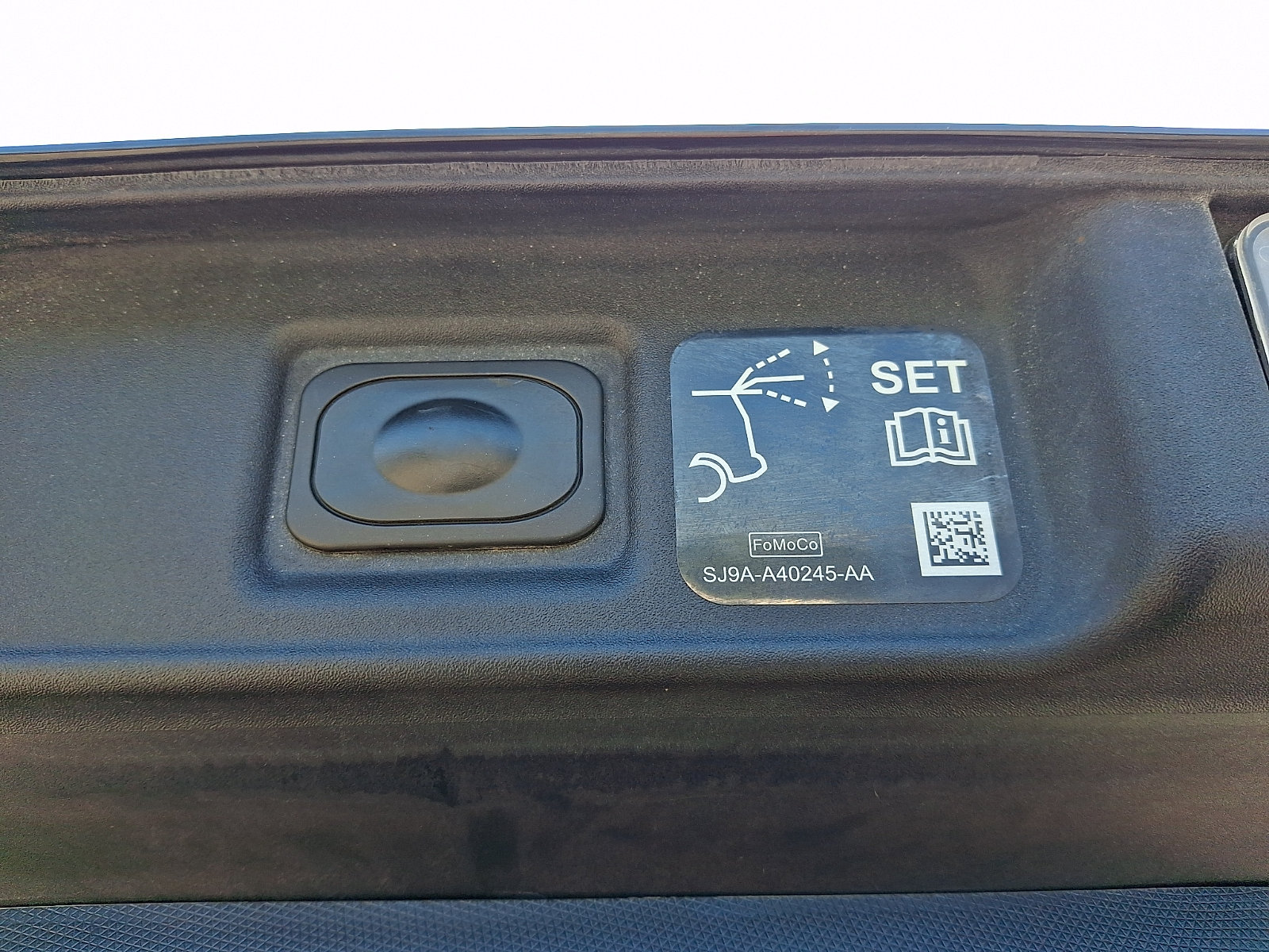 Certified 2025 Ford Mustang Mach-E Premium AWD/4WD image 31